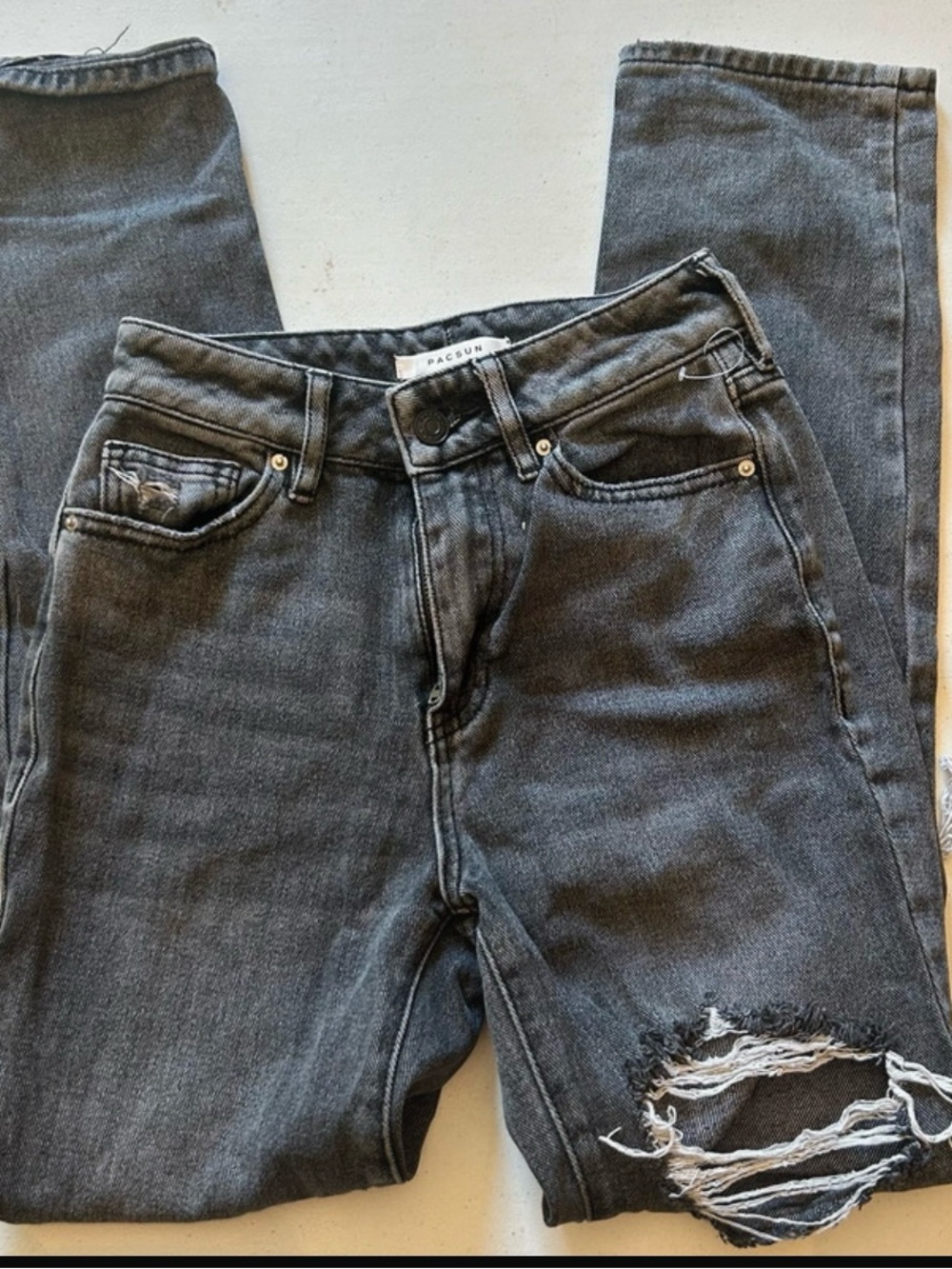 PacSun Women's Black Distressed High-Rise cotton mom Jeans